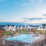 Hermosa Villages exterior pool view